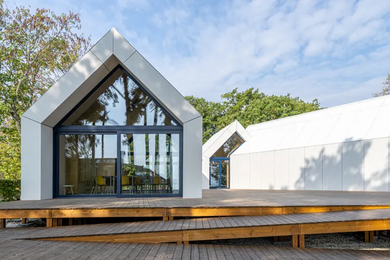Harbour community pavilion made of ribbed CLT panels – Révfülöp