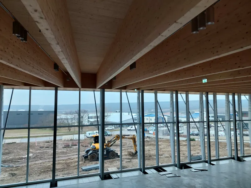 Office building and showroom with CLT floors on beams – Gödöllő